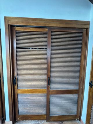 Puerta corredera exterior madera