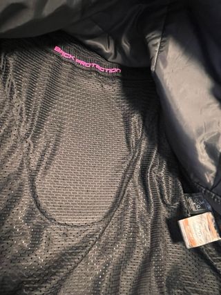 Chaqueta Moto SEVENTY con refuerzos mujer.