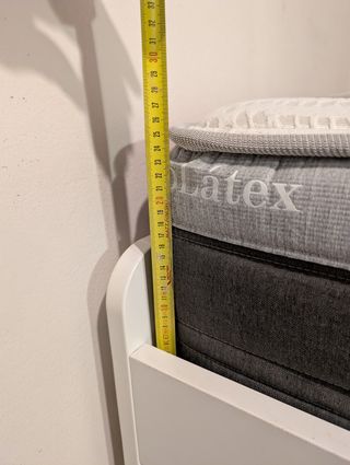 Cama Sklät de Ikea 190x90 con somier y colchón 190