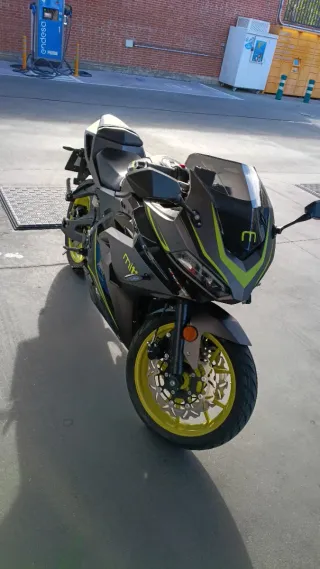 Mitt 125 GP2 2026 Negra/Verde