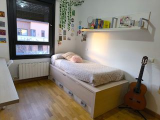 Dormitorio juvenil casi nuevo