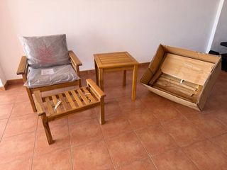 Muebles de exterior nuevos sin montar