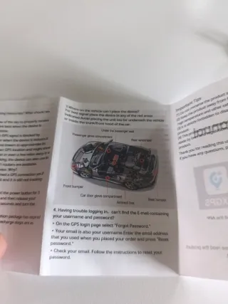 Localizador GPS QXGPS con cable USB.