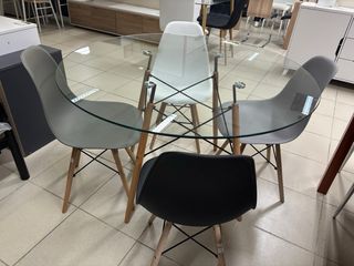 Mesa redonda cristal y 4 sillas