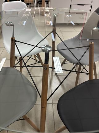 Mesa redonda cristal y 4 sillas