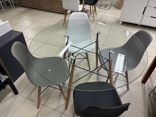 Mesa redonda cristal y 4 sillas