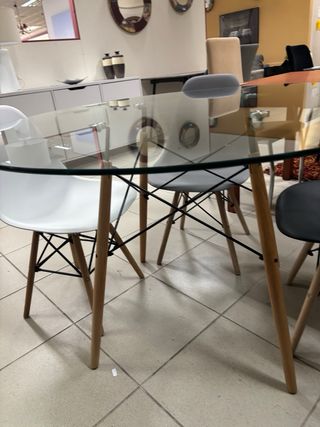 Mesa redonda cristal y 4 sillas