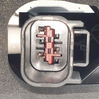 PILOTO TRASERO CENTRAL LAND ROVER RANGE ROVER VEL