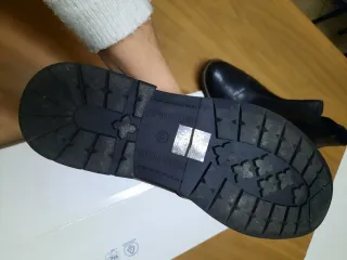 Stivaletti neri uomo modello Chelsea