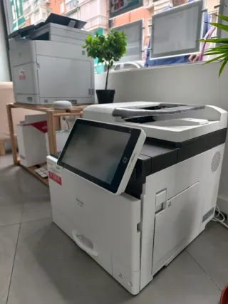 Impresora Ricoh IM C300 Multifunción