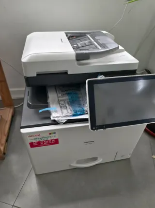 Impresora Ricoh IM C300 Multifunción