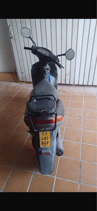 Suzuki Addres Scooter Negro/Gris