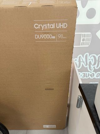 Samsung 98” UHD TV (Nueva)
