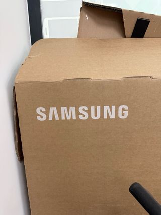 Samsung 98” UHD TV (Nueva)