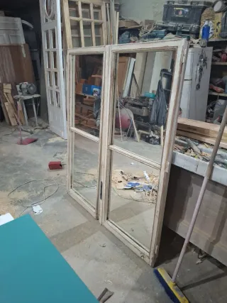 Espejos antiguos de madera y cristal
