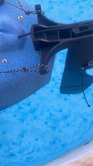 Kayak con pedales azul y blanco