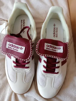 Zapatillas Adidas Clásicas Blancas y Rojas