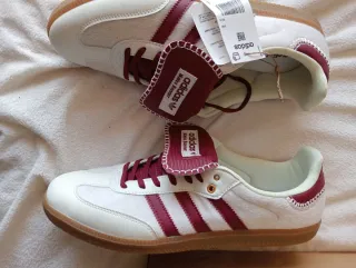 Zapatillas Adidas Clásicas Blancas y Rojas