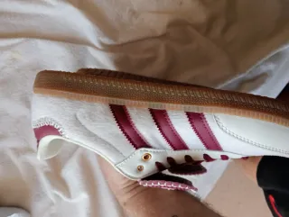 Zapatillas Adidas Clásicas Blancas y Rojas