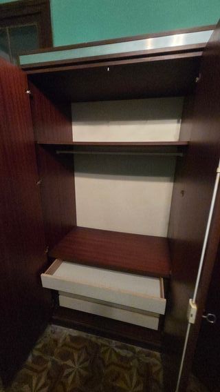 Ropero vintage de madera