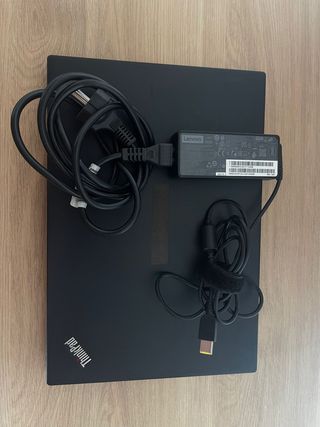 Lenovo Thinkpad T460S i5 6200U.