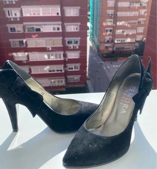 Zapatos de tacón negros con lazo talla 36