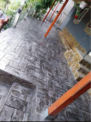 Hormigón impreso escaleras y patio