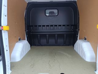 FORD CUSTOM TREND COMBI MIXTO 6 PLAZAS 130 CV