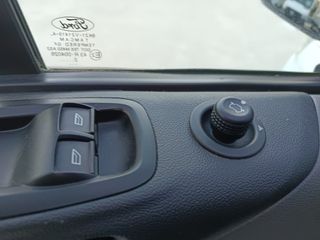 FORD CUSTOM TREND COMBI MIXTO 6 PLAZAS 130 CV