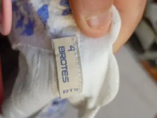 Vestido floral azul y blanco