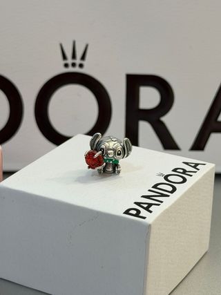 Charm Pandora Stitch con Rosa Roja
