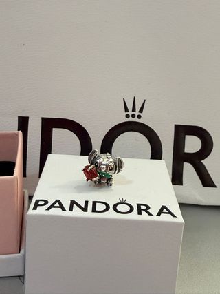 Charm Pandora Stitch con Rosa Roja