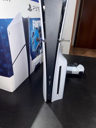 Playstation 5 (PS5) Blanca - 3 Meses de Uso