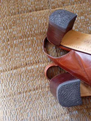 Sandalias Ferreras Marrones Tejidas