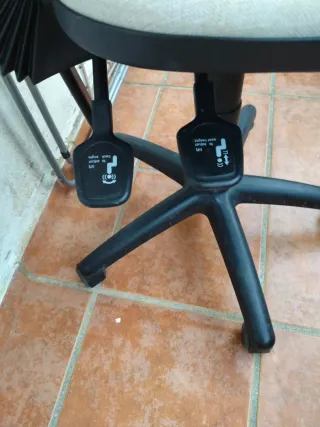 Silla de oficina beige