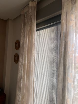 Cortina de hilo El Corte Inglés beige, más riel