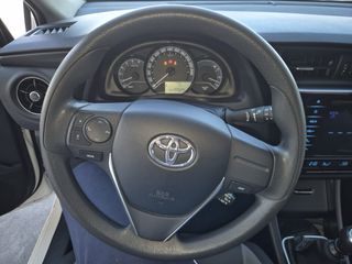 Toyota Auris 2016