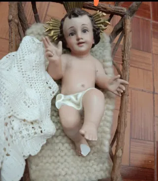 Cuna de Jesús de madera