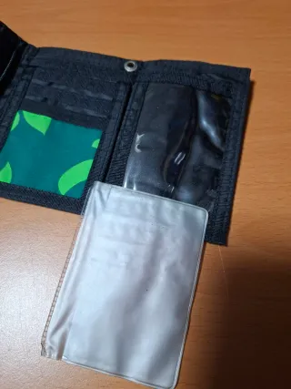 Cartera Quiksilver con cadena