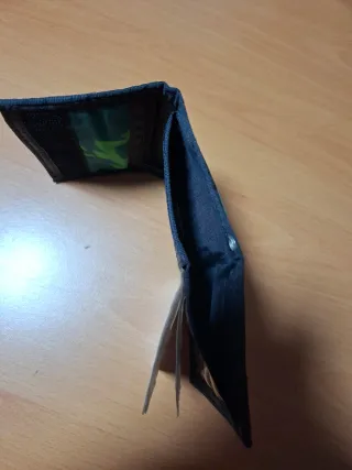 Cartera Quiksilver con cadena
