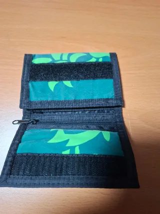 Cartera Quiksilver con cadena