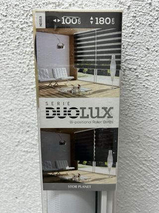 Estor/Cortina Enrollable Gris y Blanco