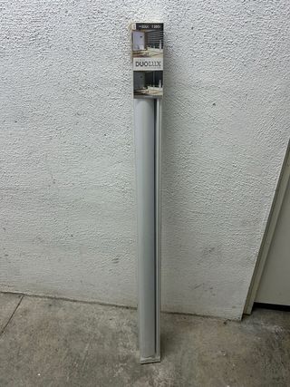 Estor/Cortina Enrollable Gris y Blanco