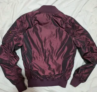 Chaqueta Alpha Industries.