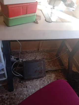 Máquina de coser Alfa antigua