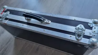 Behringer Deepmind 6 con Estuche Rígido