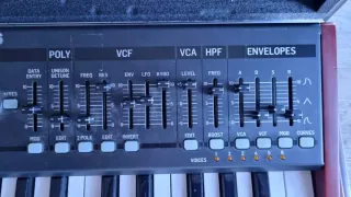 Behringer Deepmind 6 con Estuche Rígido