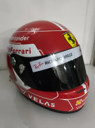 Casco Ferrari Charles Leclerc 1:1