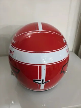 Casco Ferrari Charles Leclerc 1:1