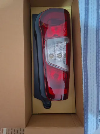 Piloto trasero izquierdo Peugeot nuevo